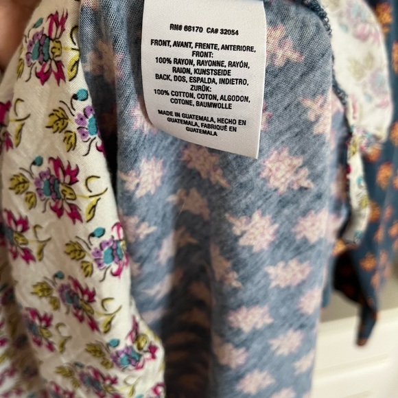 Anthropologie 3/4 sleeve top - Picture 4 of 9